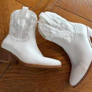 Boots Elegant White Heeled Boots